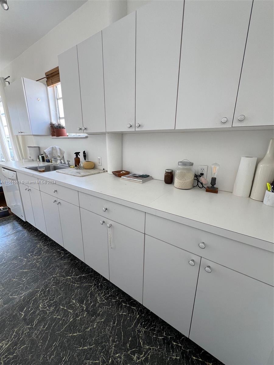 610 8th St 205, Miami Beach, Florida 33139, 1 Bedroom Bedrooms, ,1 BathroomBathrooms,Residential,For Sale,610 8th St 205,A11561503