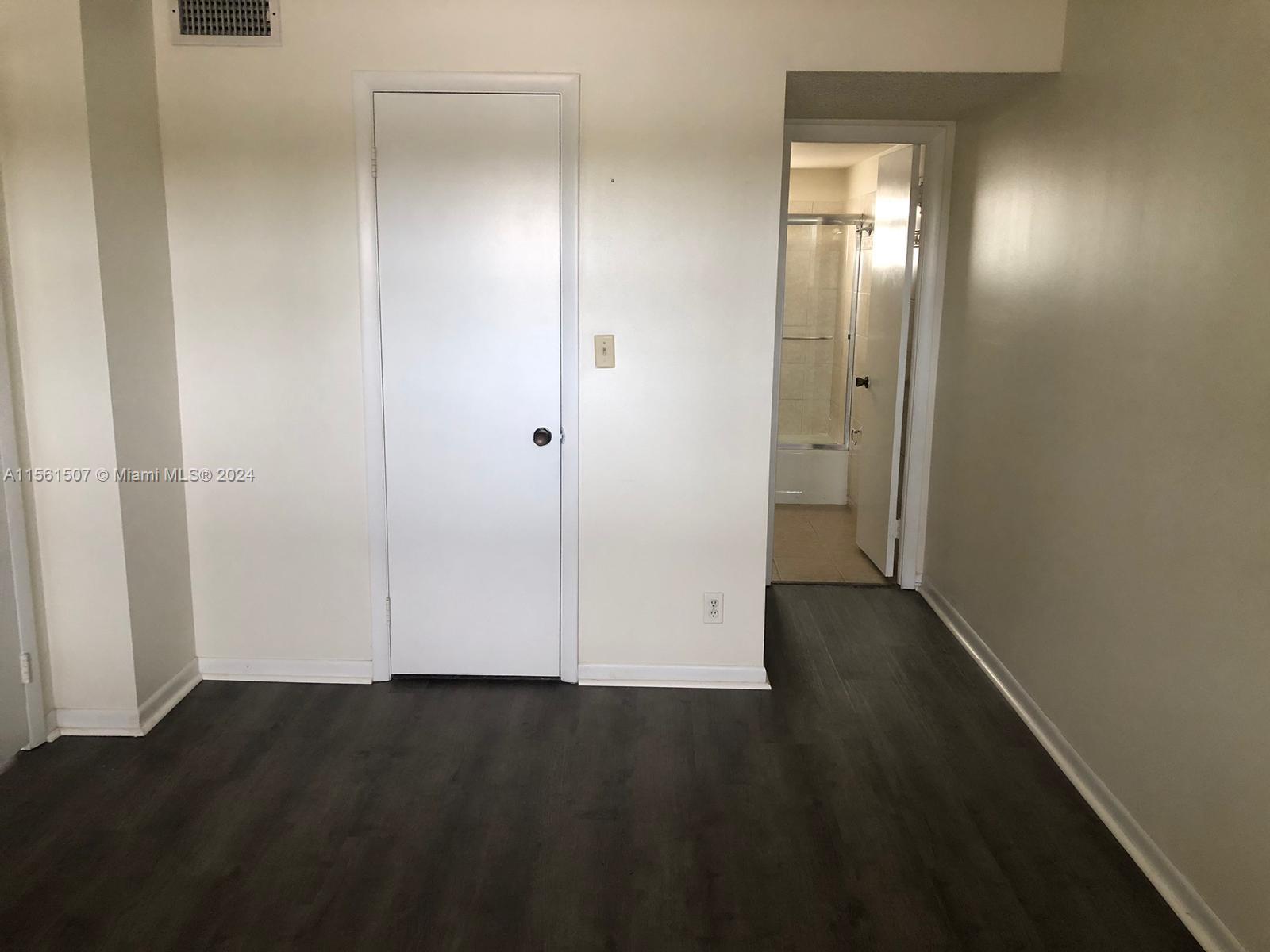 220 SW 9th Ave 210, Hallandale Beach, Florida 33009, 1 Bedroom Bedrooms, ,1 BathroomBathrooms,Residentiallease,For Rent,220 SW 9th Ave 210,A11561507