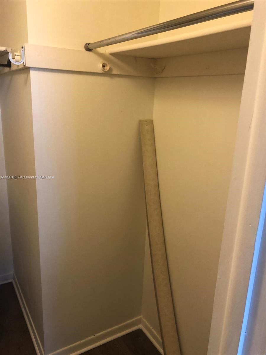 220 SW 9th Ave 210, Hallandale Beach, Florida 33009, 1 Bedroom Bedrooms, ,1 BathroomBathrooms,Residentiallease,For Rent,220 SW 9th Ave 210,A11561507