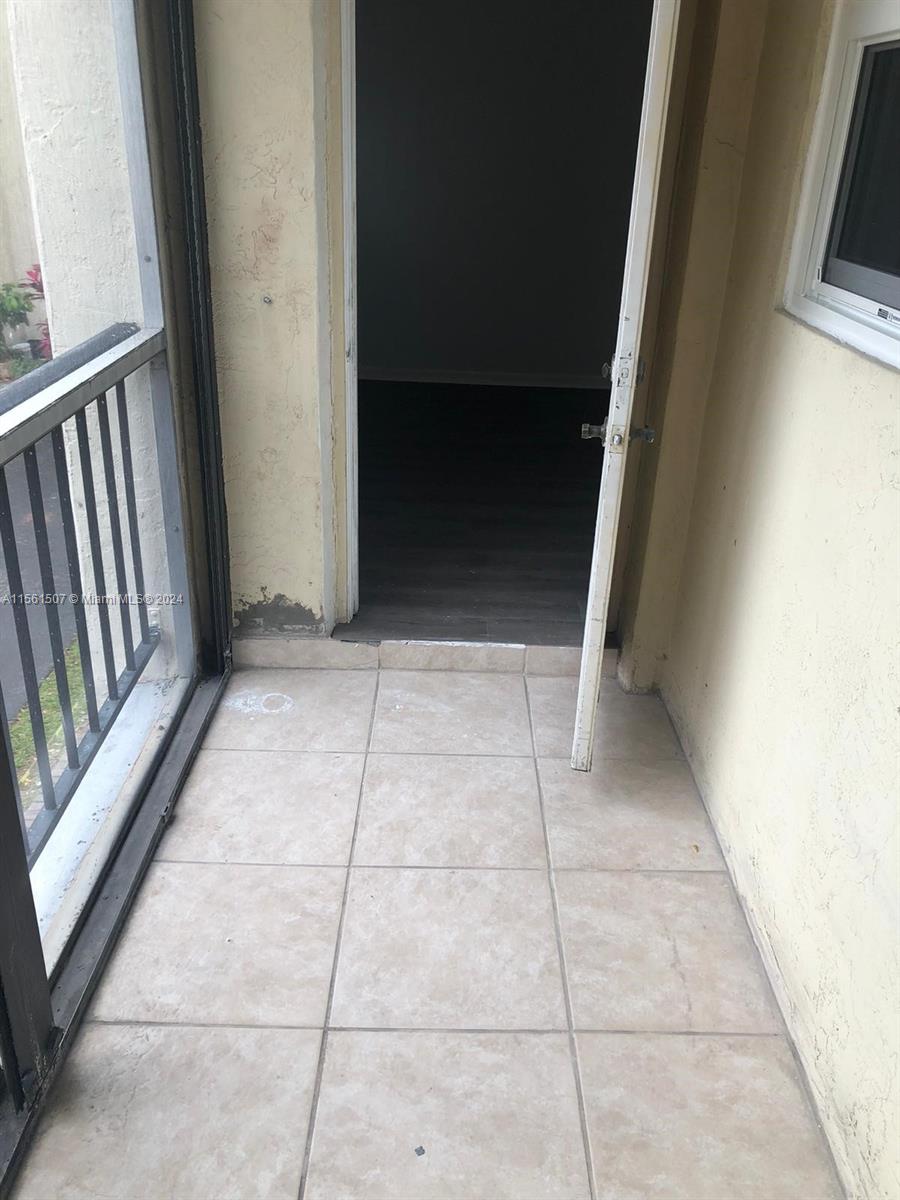 220 SW 9th Ave 210, Hallandale Beach, Florida 33009, 1 Bedroom Bedrooms, ,1 BathroomBathrooms,Residentiallease,For Rent,220 SW 9th Ave 210,A11561507