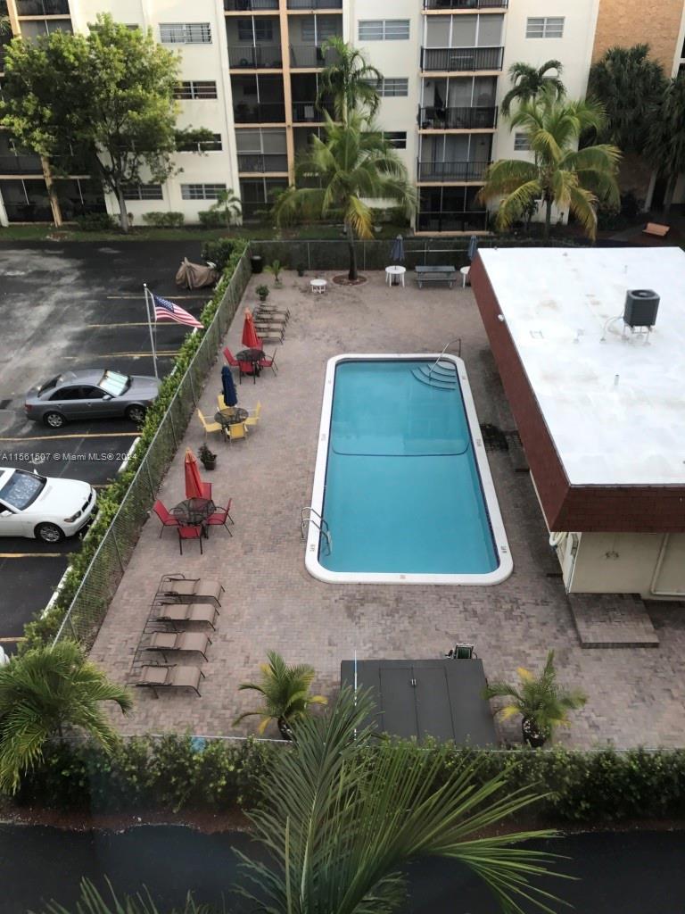 220 SW 9th Ave 210, Hallandale Beach, Florida 33009, 1 Bedroom Bedrooms, ,1 BathroomBathrooms,Residentiallease,For Rent,220 SW 9th Ave 210,A11561507