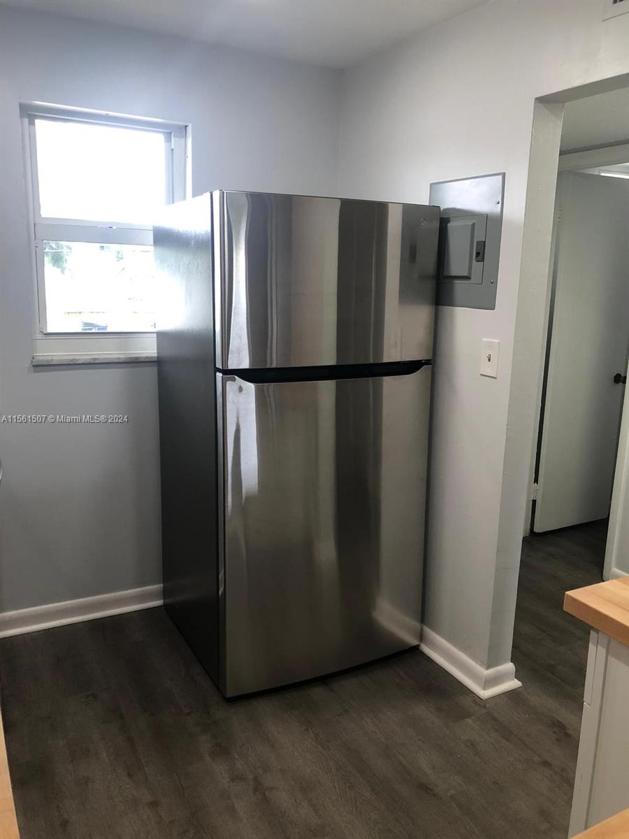 220 SW 9th Ave 210, Hallandale Beach, Florida 33009, 1 Bedroom Bedrooms, ,1 BathroomBathrooms,Residentiallease,For Rent,220 SW 9th Ave 210,A11561507