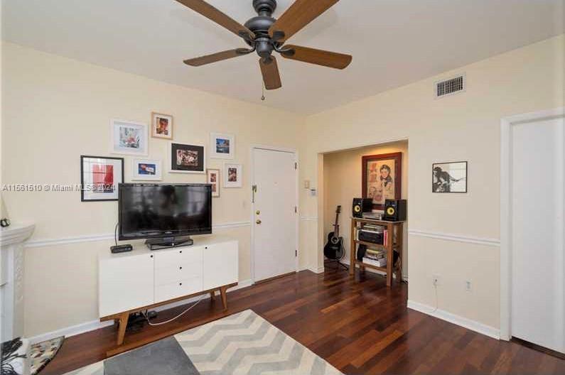 610 8th St 203, Miami Beach, Florida 33139, 1 Bedroom Bedrooms, ,1 BathroomBathrooms,Residential,For Sale,610 8th St 203,A11561510
