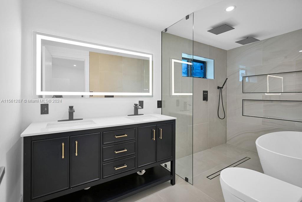 221 NE 4th St, Hallandale Beach, Florida 33009, 3 Bedrooms Bedrooms, ,3 BathroomsBathrooms,Residential,For Sale,221 NE 4th St,A11561287