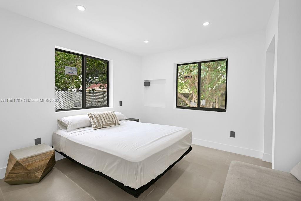 221 NE 4th St, Hallandale Beach, Florida 33009, 3 Bedrooms Bedrooms, ,3 BathroomsBathrooms,Residential,For Sale,221 NE 4th St,A11561287