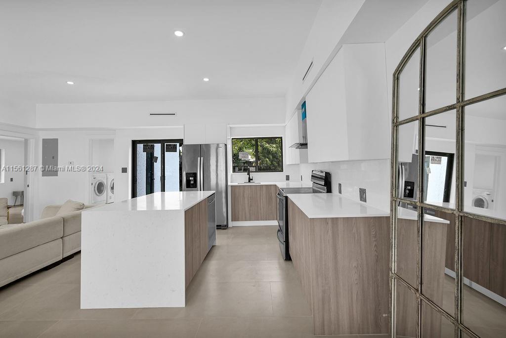 221 NE 4th St, Hallandale Beach, Florida 33009, 3 Bedrooms Bedrooms, ,3 BathroomsBathrooms,Residential,For Sale,221 NE 4th St,A11561287