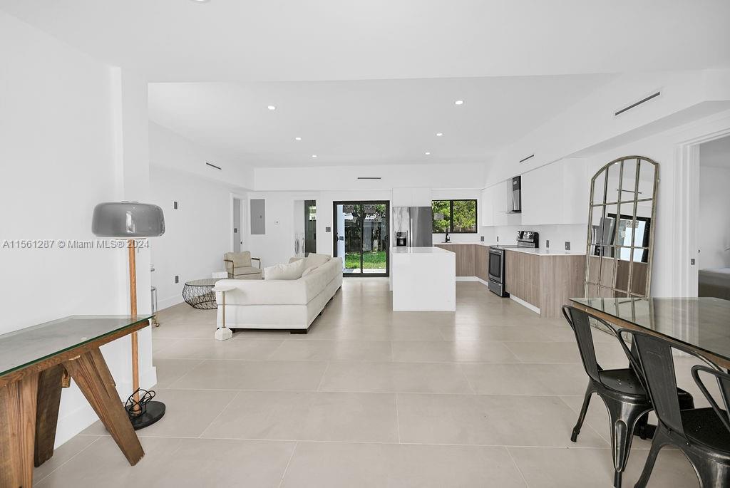 221 NE 4th St, Hallandale Beach, Florida 33009, 3 Bedrooms Bedrooms, ,3 BathroomsBathrooms,Residential,For Sale,221 NE 4th St,A11561287