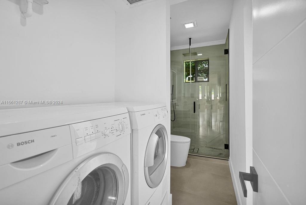 221 NE 4th St, Hallandale Beach, Florida 33009, 3 Bedrooms Bedrooms, ,3 BathroomsBathrooms,Residential,For Sale,221 NE 4th St,A11561287