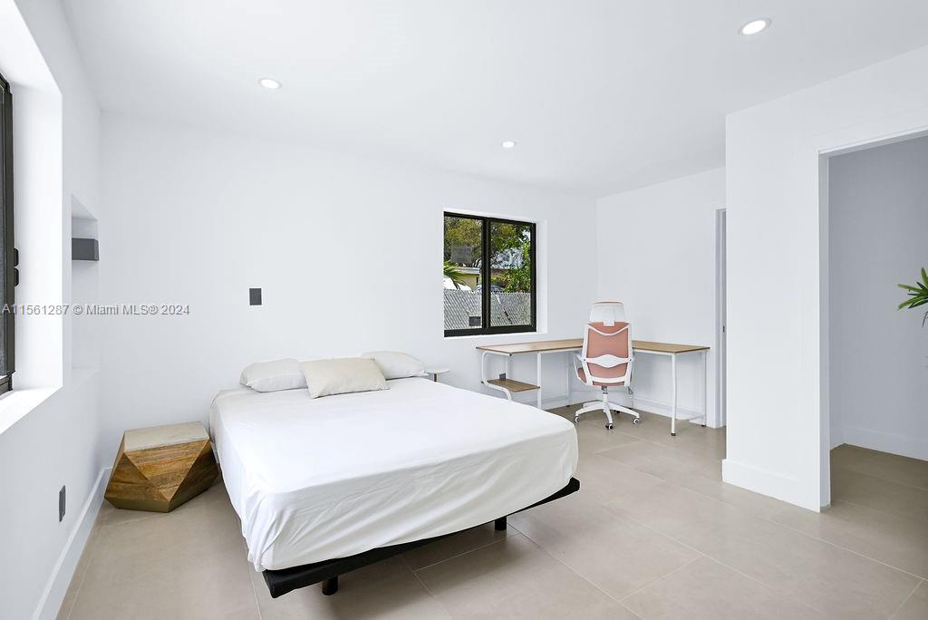 221 NE 4th St, Hallandale Beach, Florida 33009, 3 Bedrooms Bedrooms, ,3 BathroomsBathrooms,Residential,For Sale,221 NE 4th St,A11561287