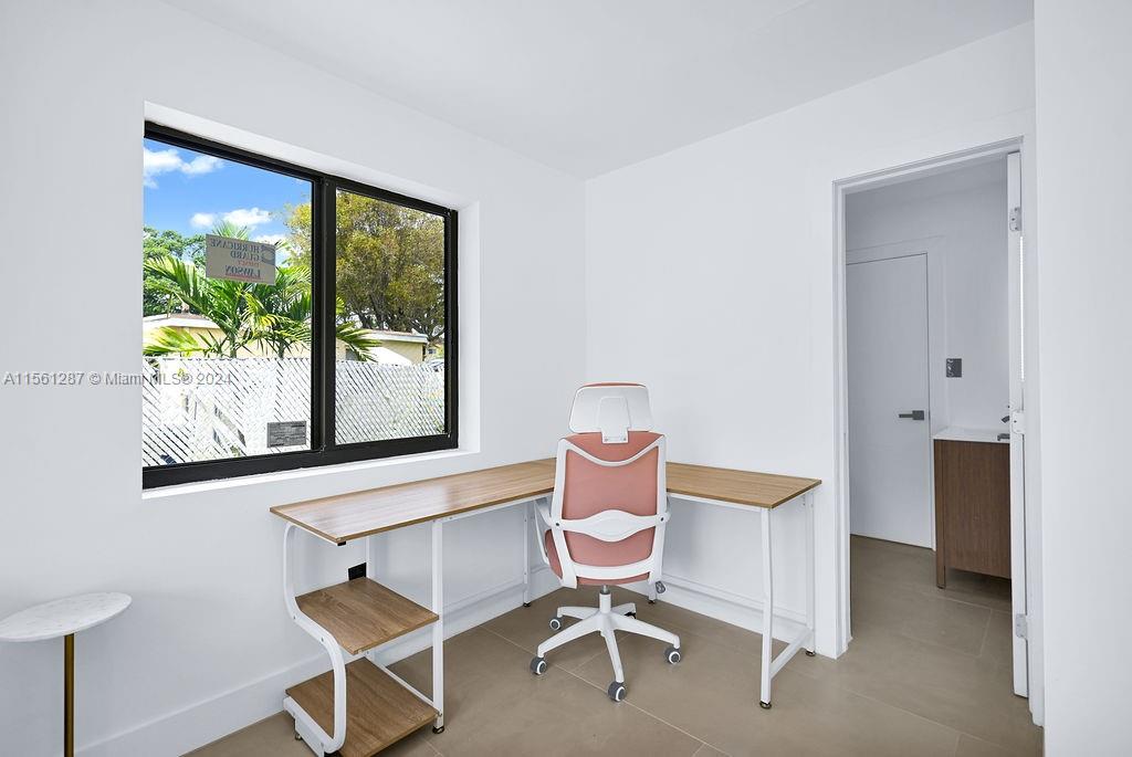 221 NE 4th St, Hallandale Beach, Florida 33009, 3 Bedrooms Bedrooms, ,3 BathroomsBathrooms,Residential,For Sale,221 NE 4th St,A11561287