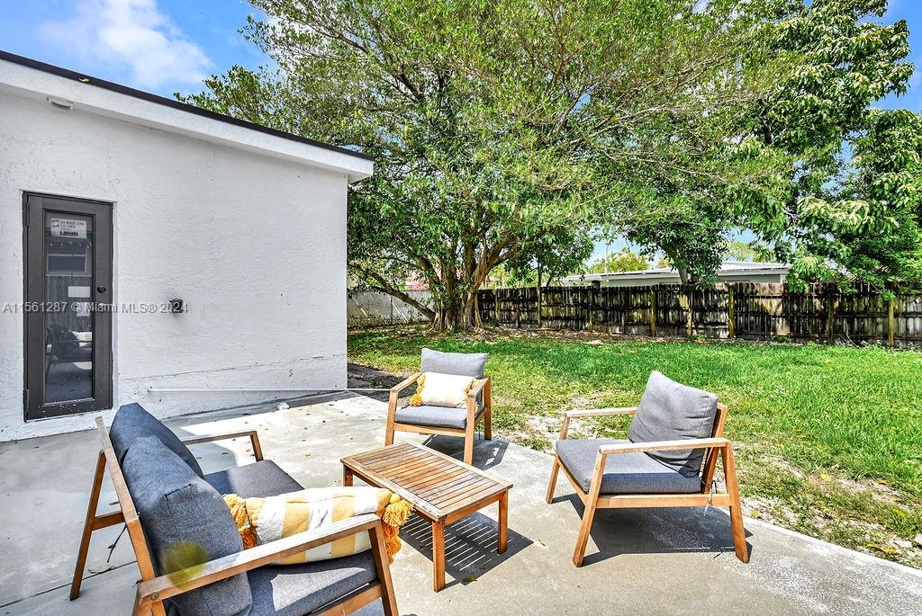 221 NE 4th St, Hallandale Beach, Florida 33009, 3 Bedrooms Bedrooms, ,3 BathroomsBathrooms,Residential,For Sale,221 NE 4th St,A11561287