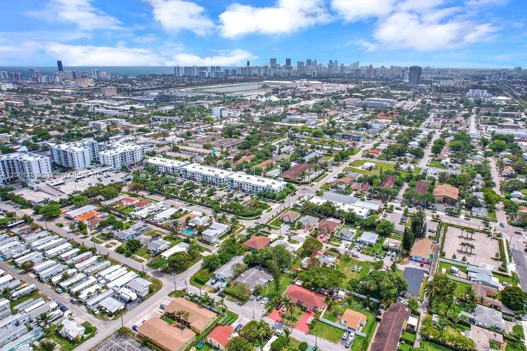 221 NE 4th St, Hallandale Beach, Florida 33009, 3 Bedrooms Bedrooms, ,3 BathroomsBathrooms,Residential,For Sale,221 NE 4th St,A11561287
