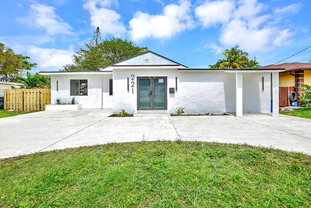 221 NE 4th St, Hallandale Beach, Florida 33009, 3 Bedrooms Bedrooms, ,3 BathroomsBathrooms,Residential,For Sale,221 NE 4th St,A11561287