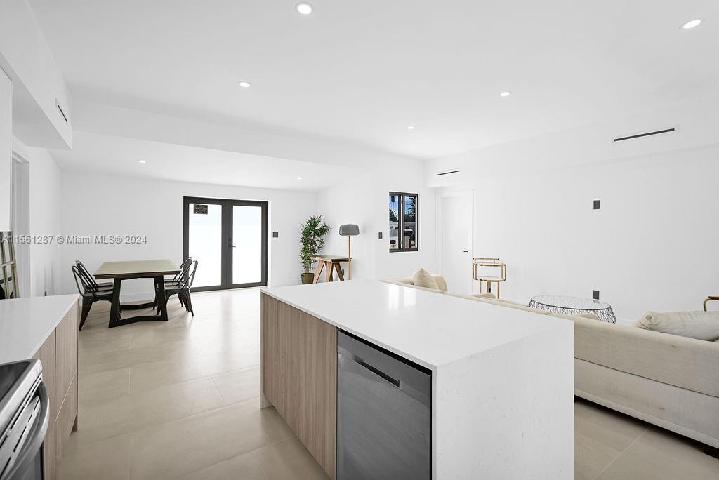 221 NE 4th St, Hallandale Beach, Florida 33009, 3 Bedrooms Bedrooms, ,3 BathroomsBathrooms,Residential,For Sale,221 NE 4th St,A11561287