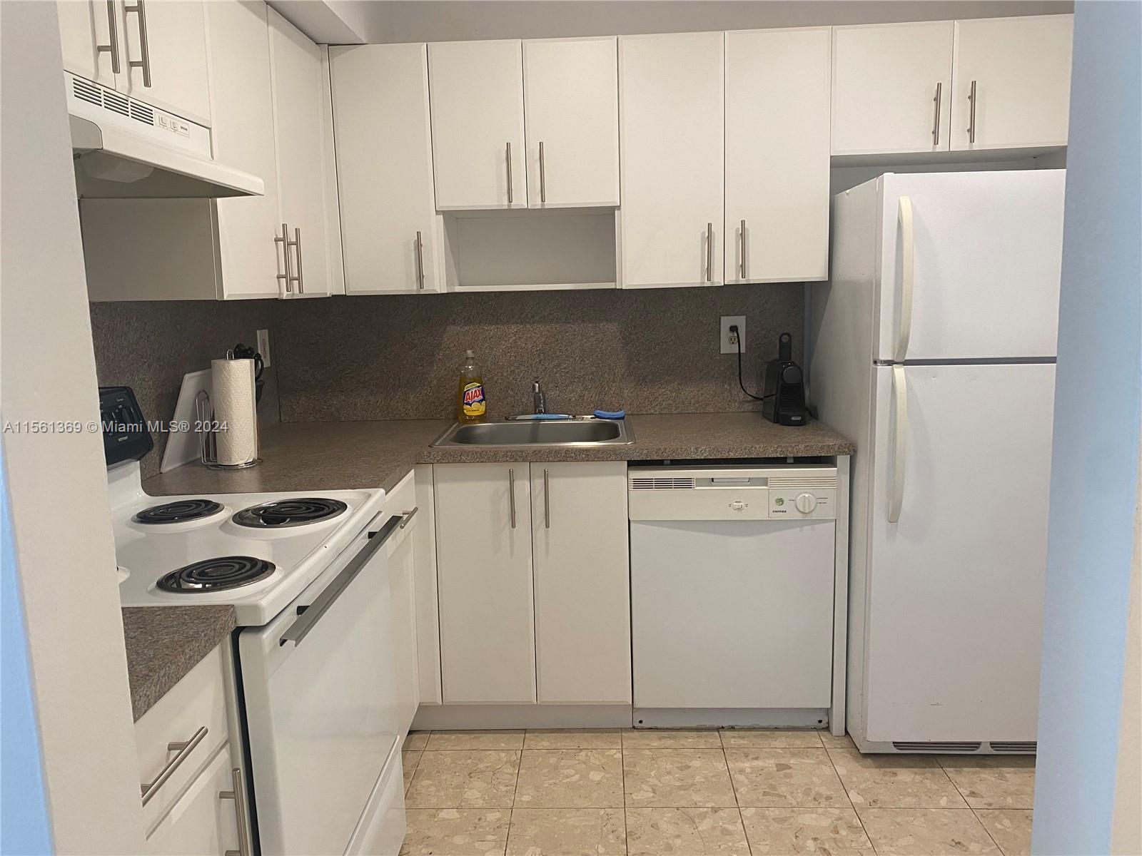 1605 Meridian Ave 202, Miami Beach, Florida 33139, 1 Bedroom Bedrooms, ,1 BathroomBathrooms,Residentiallease,For Rent,1605 Meridian Ave 202,A11561369