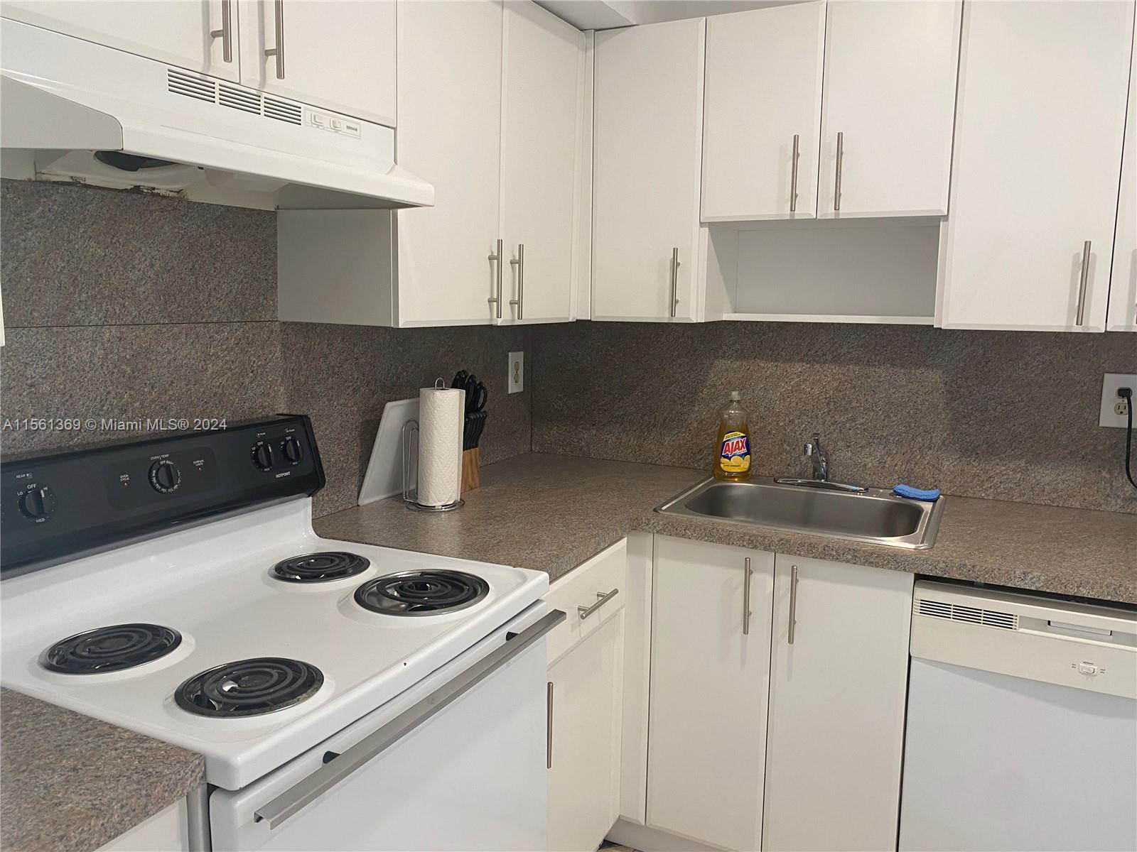 1605 Meridian Ave 202, Miami Beach, Florida 33139, 1 Bedroom Bedrooms, ,1 BathroomBathrooms,Residentiallease,For Rent,1605 Meridian Ave 202,A11561369