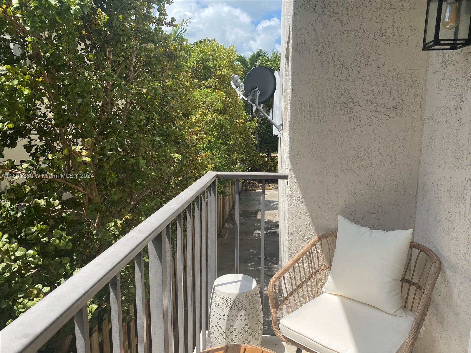 1605 Meridian Ave 202, Miami Beach, Florida 33139, 1 Bedroom Bedrooms, ,1 BathroomBathrooms,Residentiallease,For Rent,1605 Meridian Ave 202,A11561369