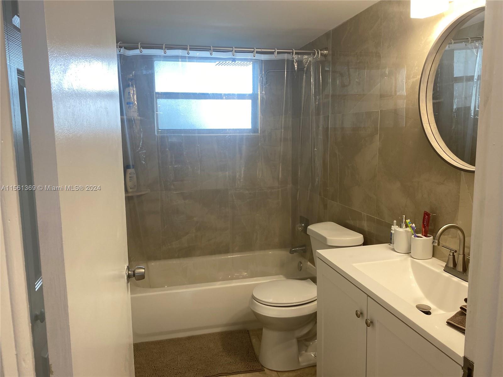 1605 Meridian Ave 202, Miami Beach, Florida 33139, 1 Bedroom Bedrooms, ,1 BathroomBathrooms,Residentiallease,For Rent,1605 Meridian Ave 202,A11561369