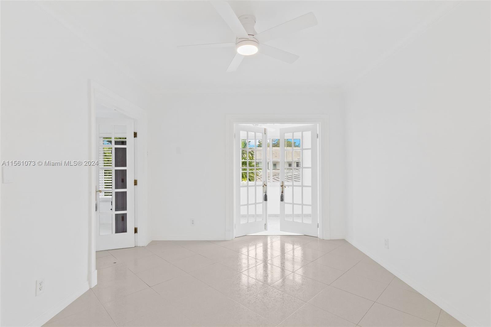 925 Palermo Ave 2B, Coral Gables, Florida 33134, 2 Bedrooms Bedrooms, ,2 BathroomsBathrooms,Residentiallease,For Rent,925 Palermo Ave 2B,A11561073