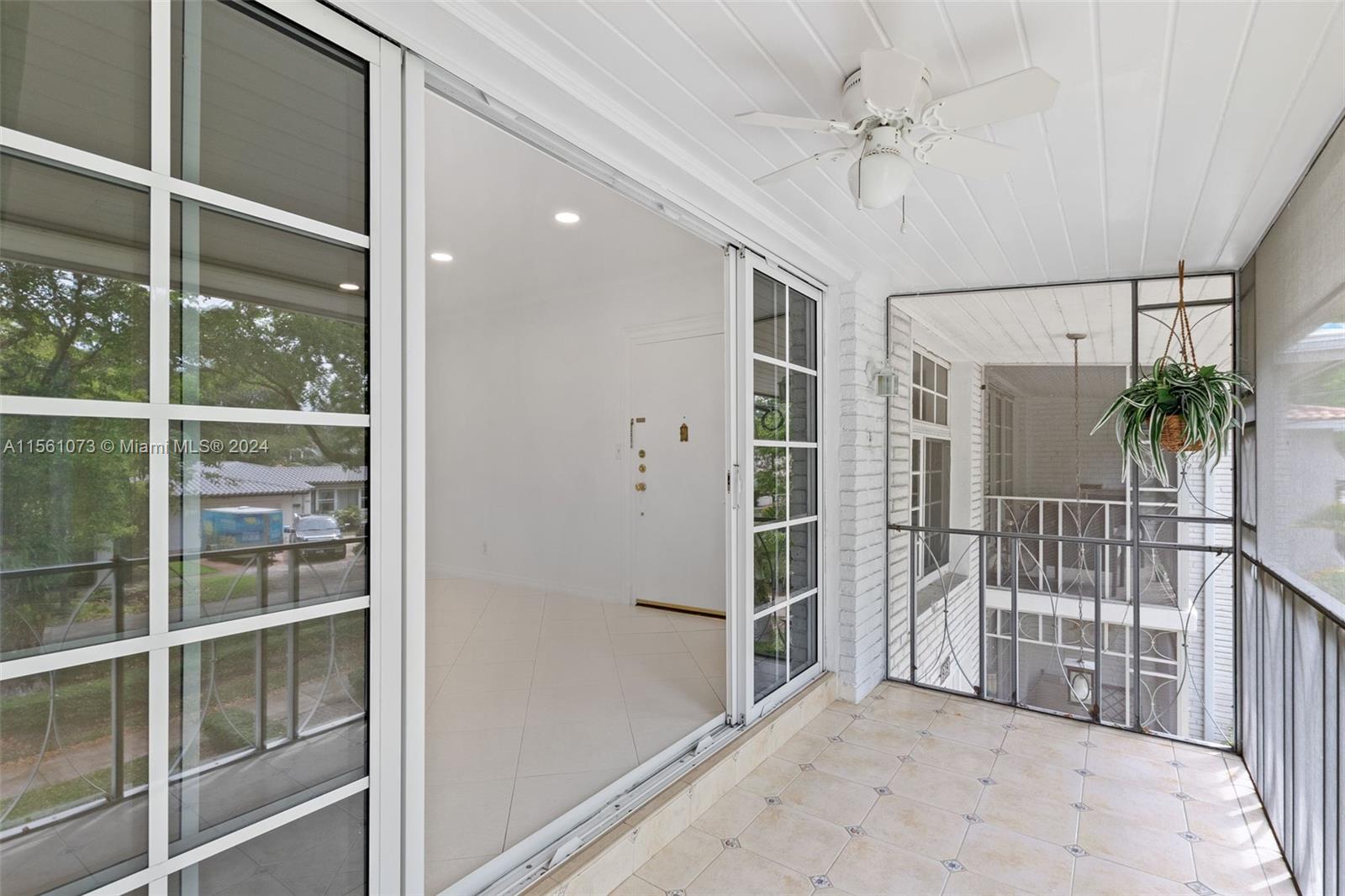 925 Palermo Ave 2B, Coral Gables, Florida 33134, 2 Bedrooms Bedrooms, ,2 BathroomsBathrooms,Residentiallease,For Rent,925 Palermo Ave 2B,A11561073