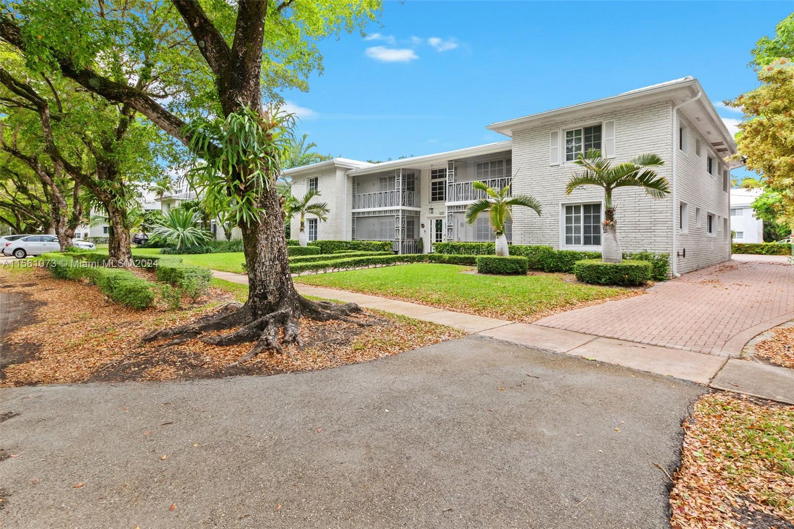 925 Palermo Ave 2B, Coral Gables, Florida 33134, 2 Bedrooms Bedrooms, ,2 BathroomsBathrooms,Residentiallease,For Rent,925 Palermo Ave 2B,A11561073