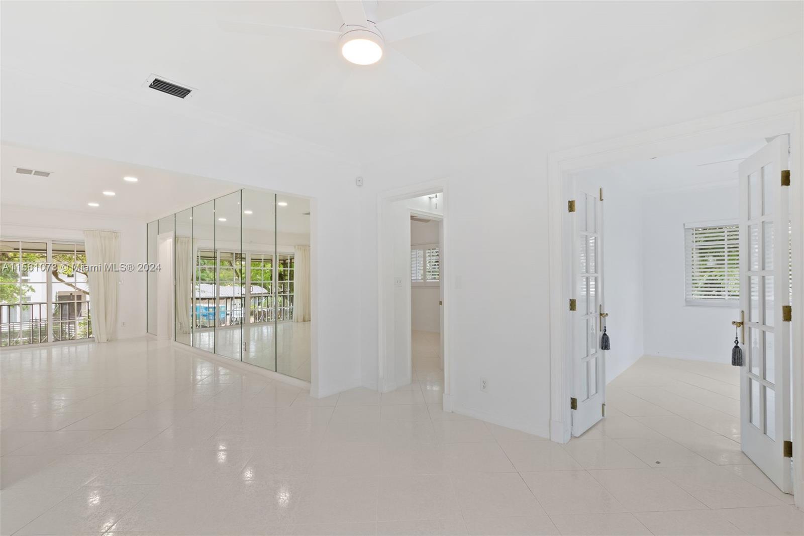 925 Palermo Ave 2B, Coral Gables, Florida 33134, 2 Bedrooms Bedrooms, ,2 BathroomsBathrooms,Residentiallease,For Rent,925 Palermo Ave 2B,A11561073