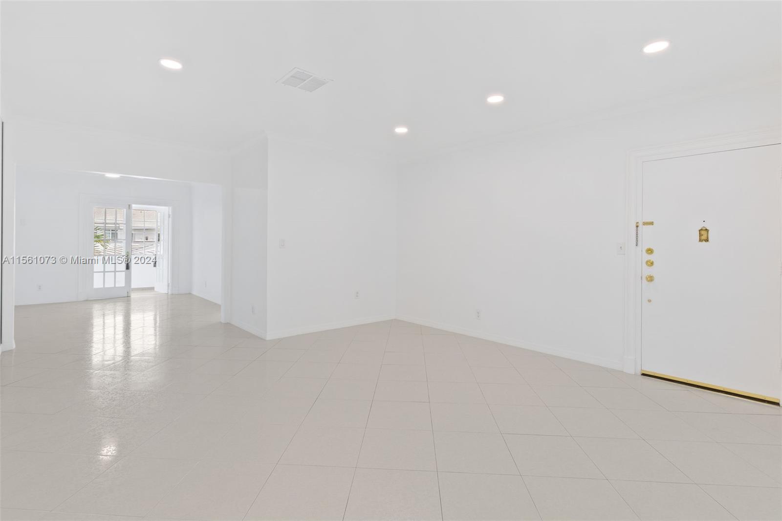 925 Palermo Ave 2B, Coral Gables, Florida 33134, 2 Bedrooms Bedrooms, ,2 BathroomsBathrooms,Residentiallease,For Rent,925 Palermo Ave 2B,A11561073