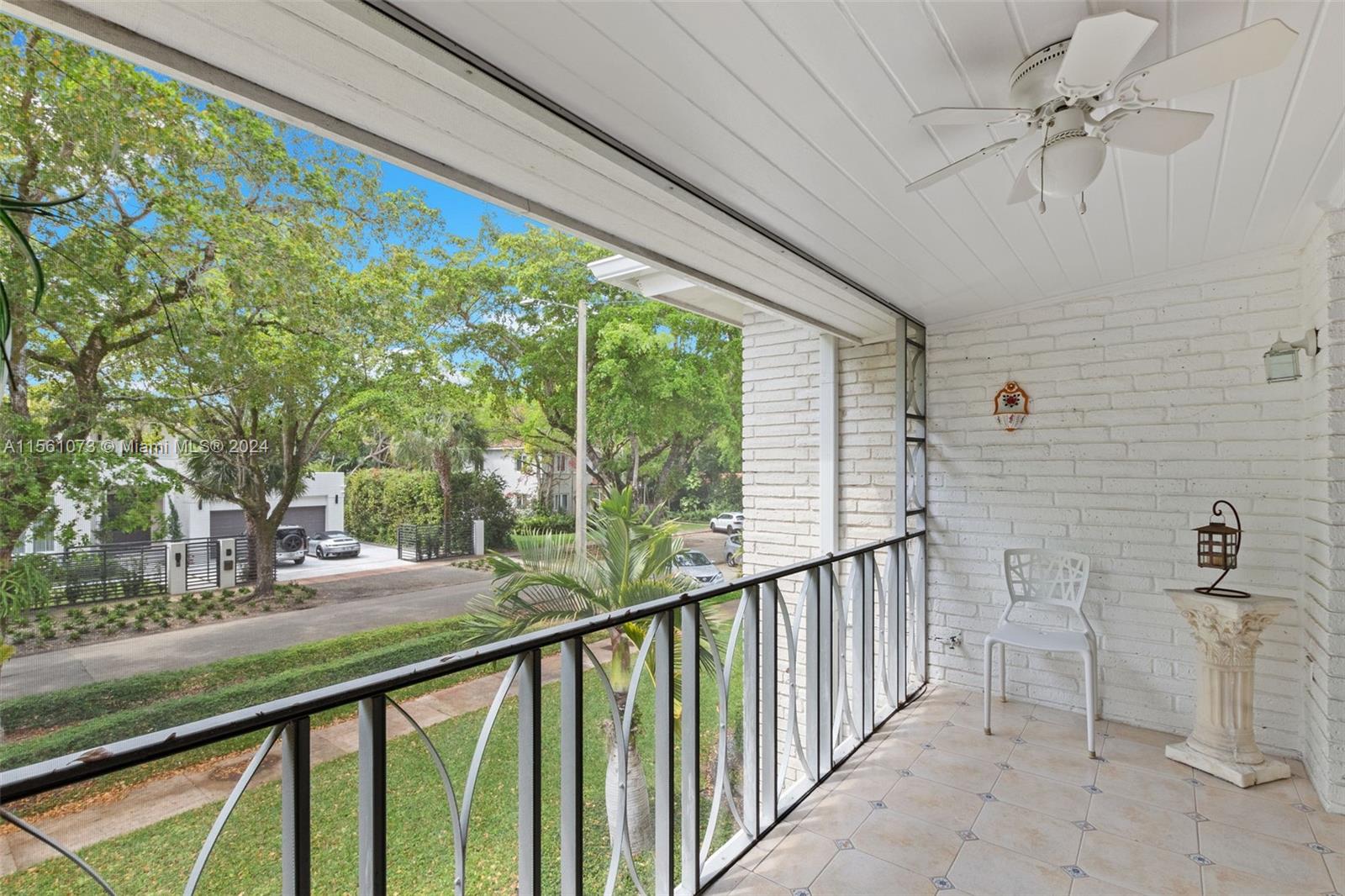 925 Palermo Ave 2B, Coral Gables, Florida 33134, 2 Bedrooms Bedrooms, ,2 BathroomsBathrooms,Residentiallease,For Rent,925 Palermo Ave 2B,A11561073