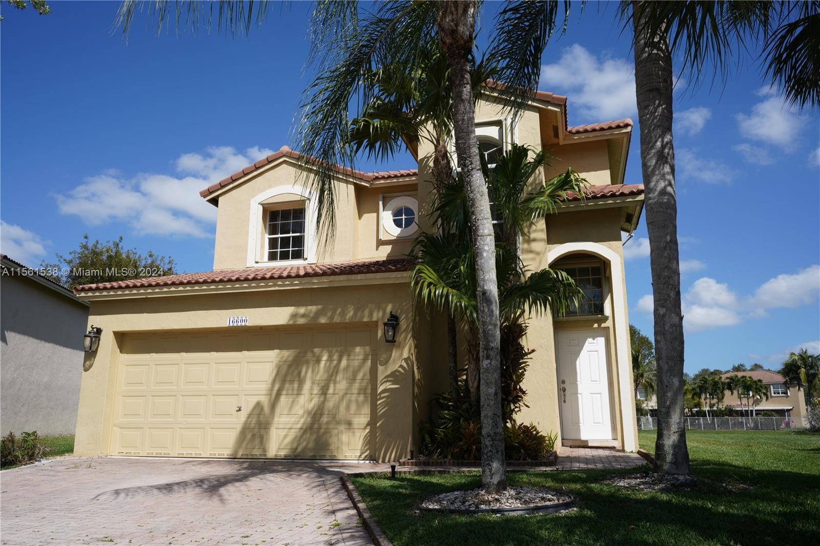 16600 Sapphire Mnr 16600, Weston, Florida 33331, 4 Bedrooms Bedrooms, ,2 BathroomsBathrooms,Residentiallease,For Rent,16600 Sapphire Mnr 16600,A11561538
