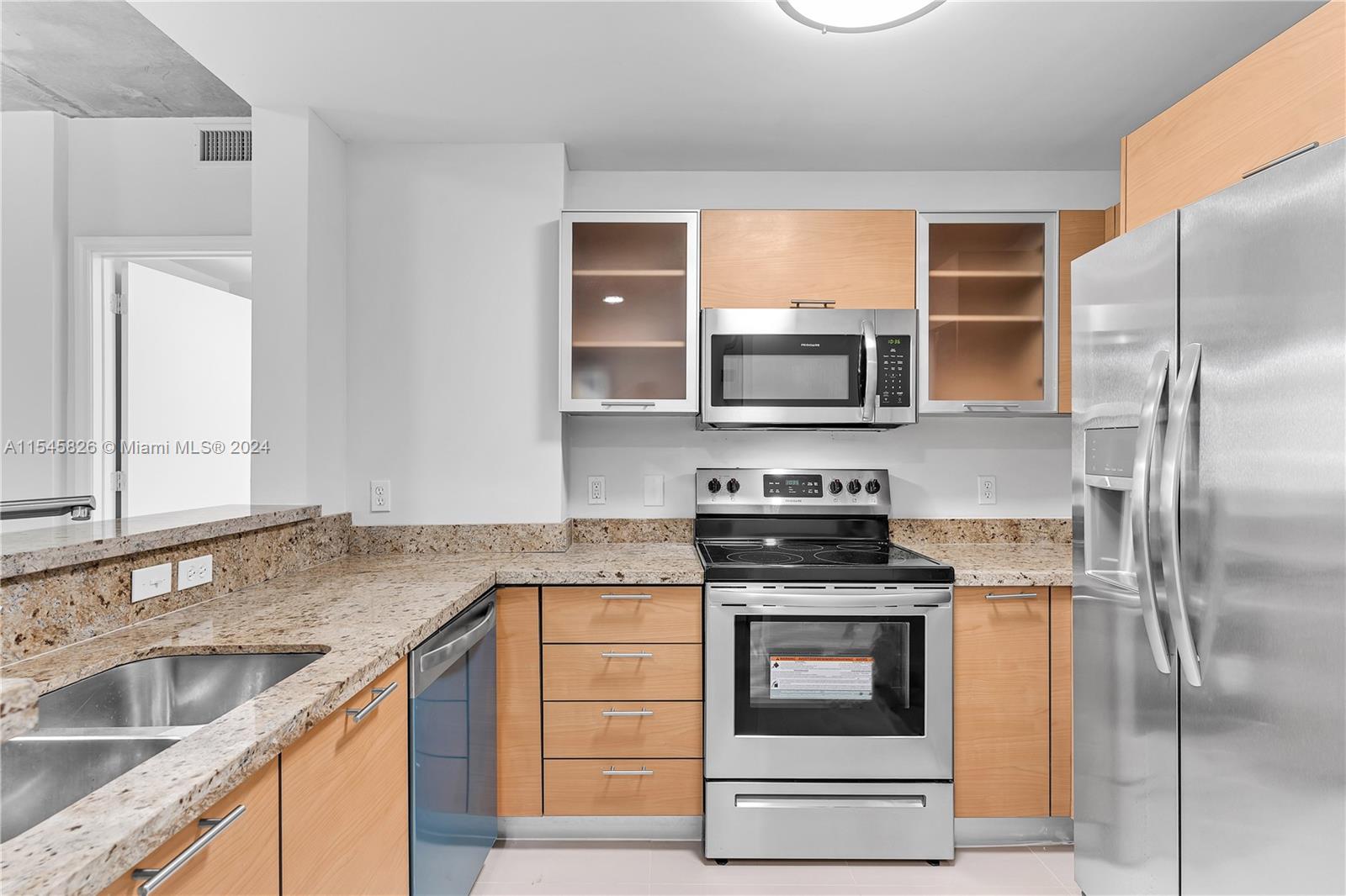 3180 SW 22nd Ter 506, Miami, Florida 33145, 2 Bedrooms Bedrooms, ,1 BathroomBathrooms,Residential,For Sale,3180 SW 22nd Ter 506,A11545826