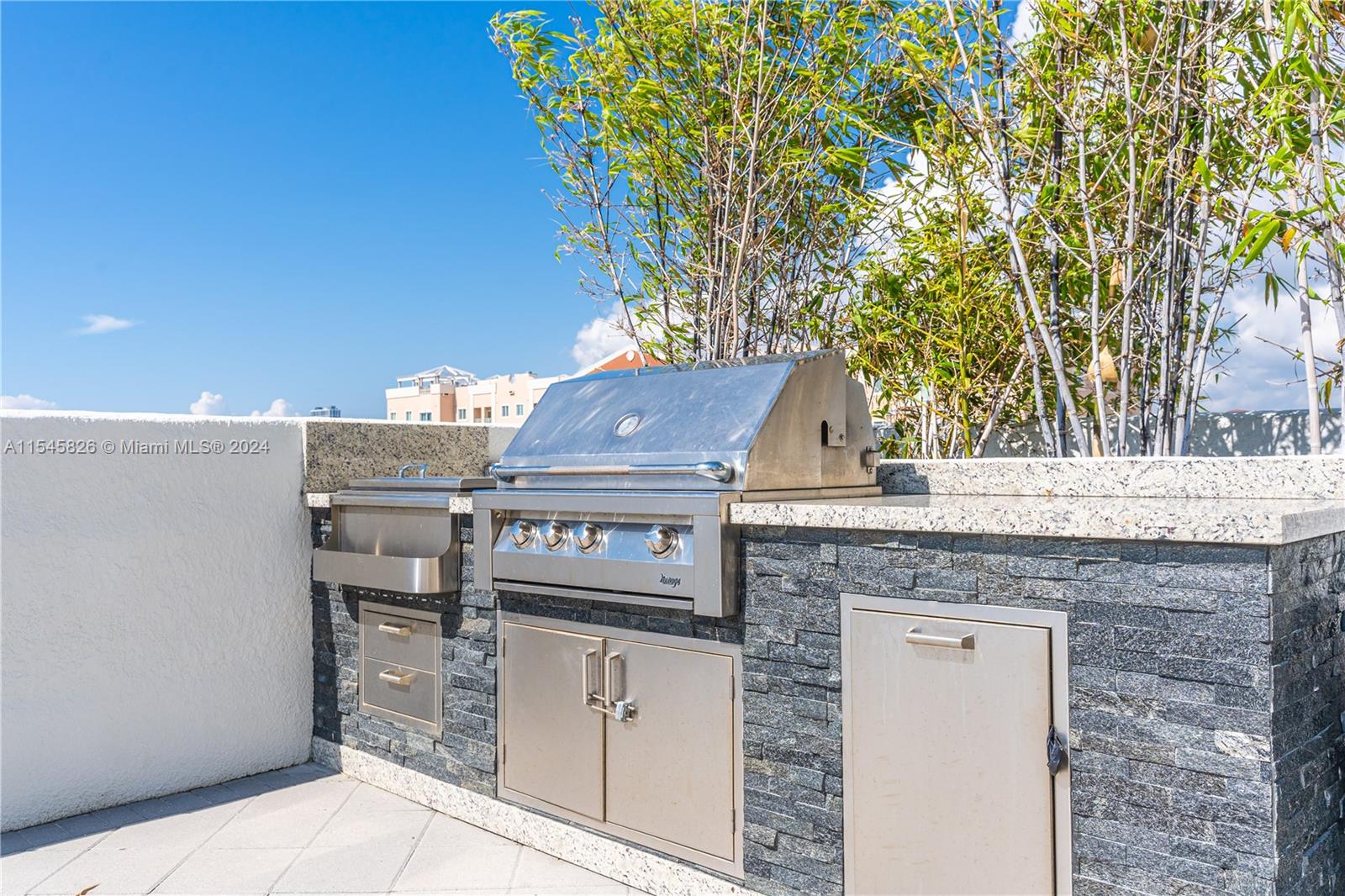 3180 SW 22nd Ter 506, Miami, Florida 33145, 2 Bedrooms Bedrooms, ,1 BathroomBathrooms,Residential,For Sale,3180 SW 22nd Ter 506,A11545826