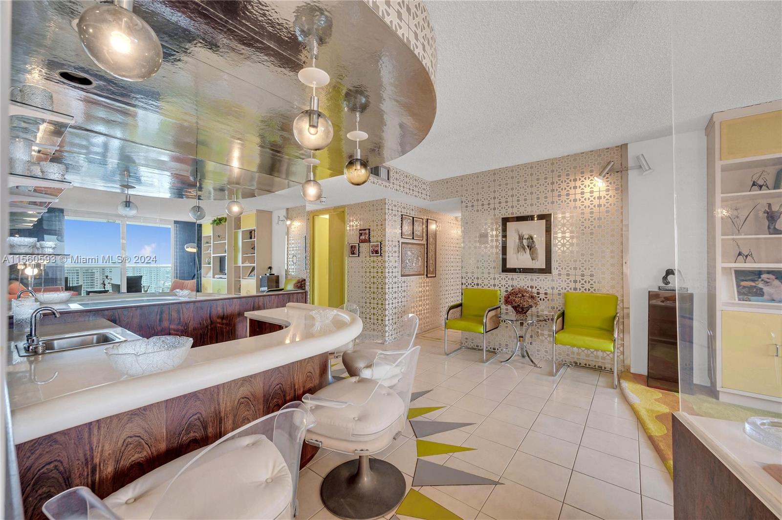 built in bar for dining and entertainment