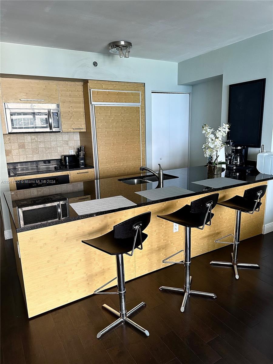 Hallandale Beach, Florida 33009, 1 Bedroom Bedrooms, ,1 BathroomBathrooms,Residentiallease,For Rent,A11561532