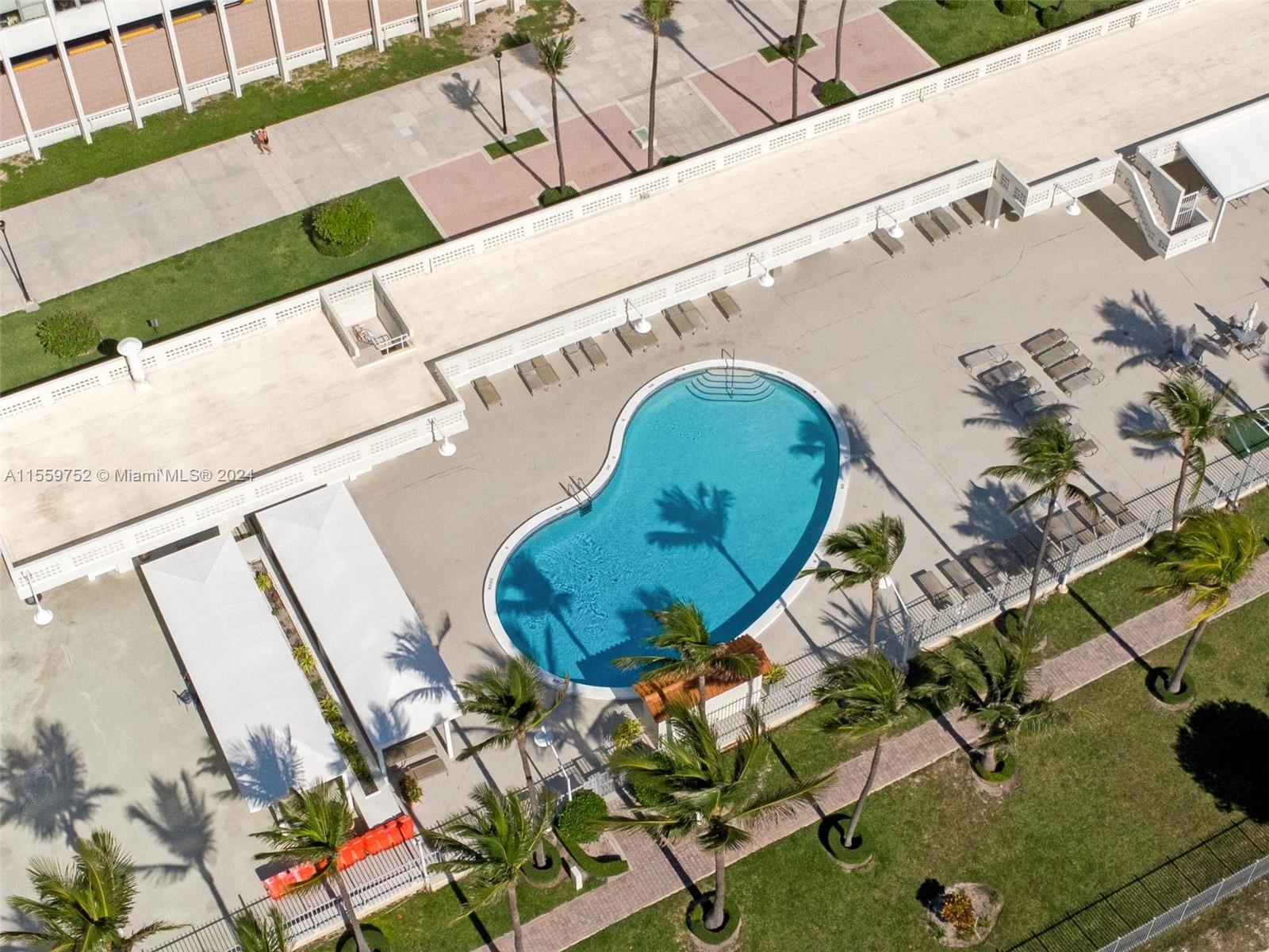 2899 Collins Ave 1104, Miami Beach, Florida 33140, ,1 BathroomBathrooms,Residential,For Sale,2899 Collins Ave 1104,A11559752