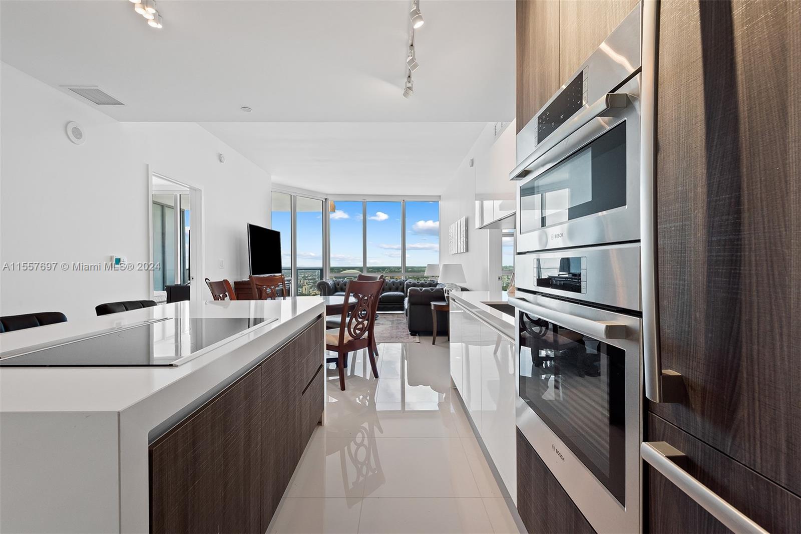 851 NE 1st Ave 3508, Miami, Florida 33132, 2 Bedrooms Bedrooms, ,3 BathroomsBathrooms,Residentiallease,For Rent,851 NE 1st Ave 3508,A11557697