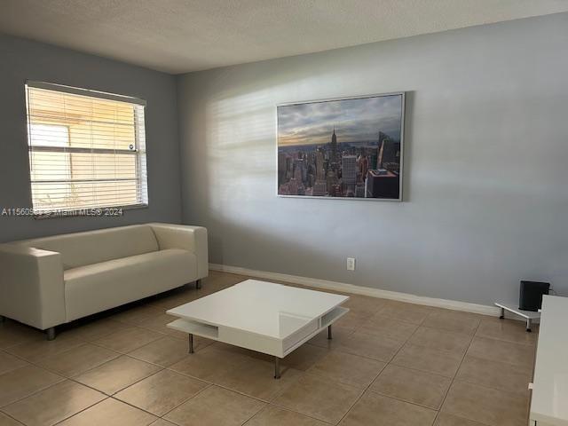 705 NE 2nd St 1, Hallandale Beach, Florida 33009, 1 Bedroom Bedrooms, ,1 BathroomBathrooms,Residentiallease,For Rent,705 NE 2nd St 1,A11560968