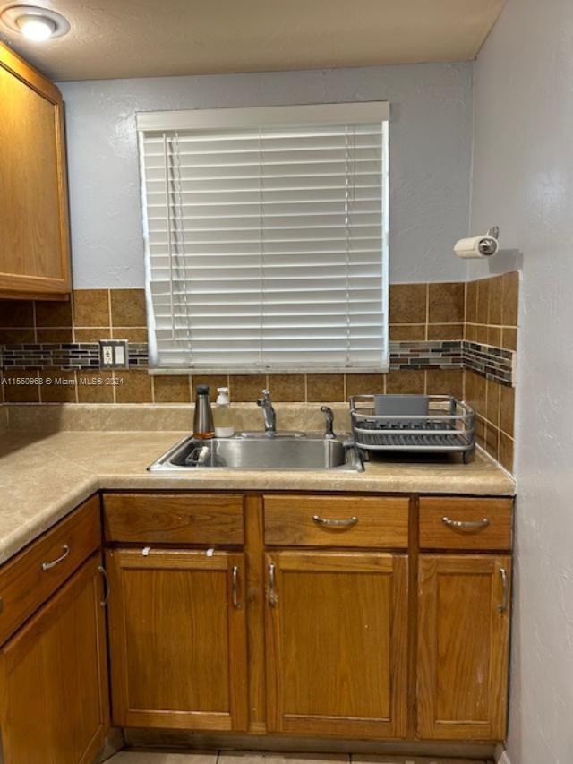 705 NE 2nd St 1, Hallandale Beach, Florida 33009, 1 Bedroom Bedrooms, ,1 BathroomBathrooms,Residentiallease,For Rent,705 NE 2nd St 1,A11560968