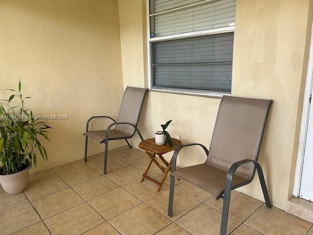 705 NE 2nd St 1, Hallandale Beach, Florida 33009, 1 Bedroom Bedrooms, ,1 BathroomBathrooms,Residentiallease,For Rent,705 NE 2nd St 1,A11560968