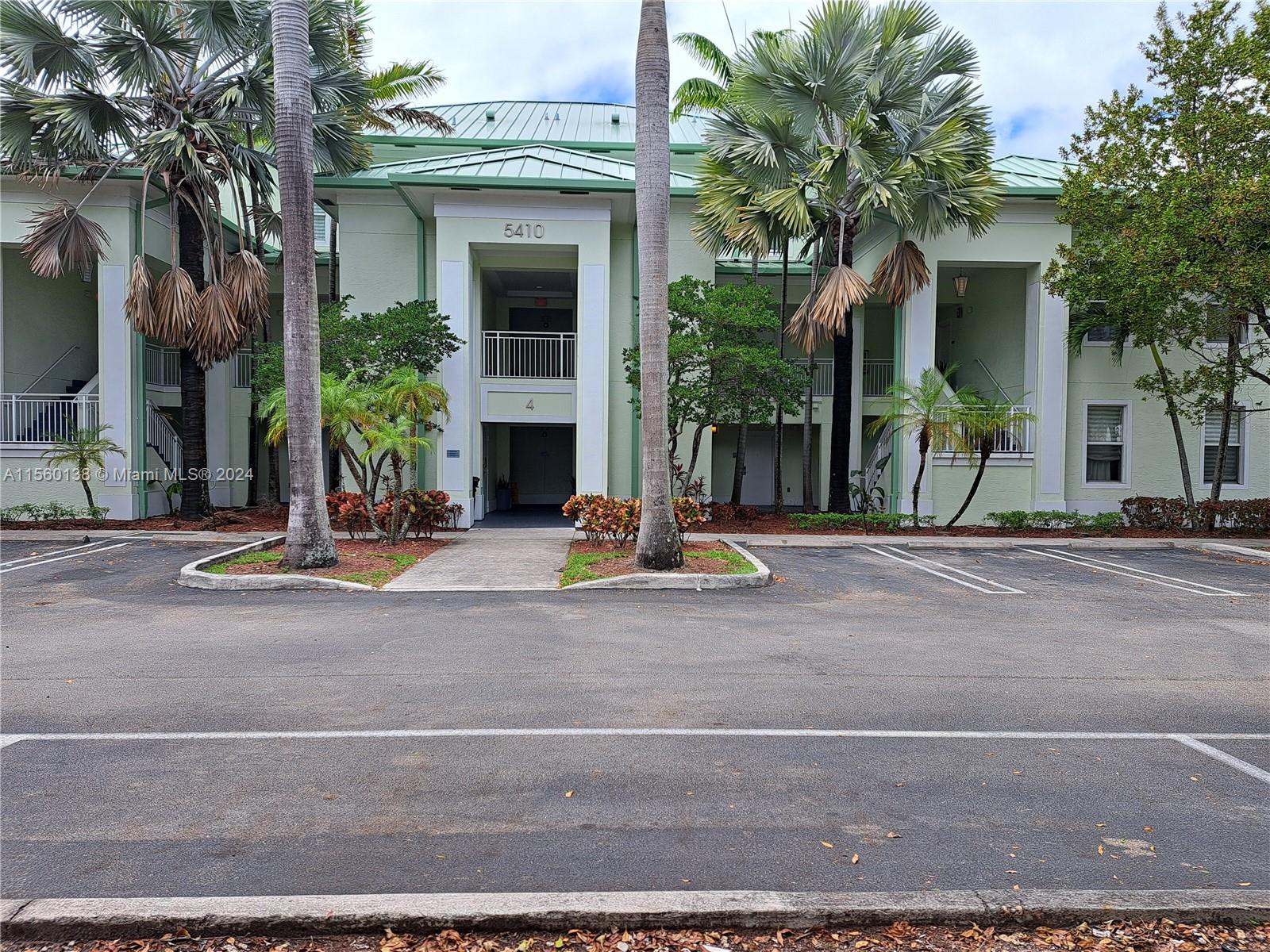 5300 NW 87th Ave 405, Doral, Florida 33178, 1 Bedroom Bedrooms, ,1 BathroomBathrooms,Residential,For Sale,5300 NW 87th Ave 405,A11560138