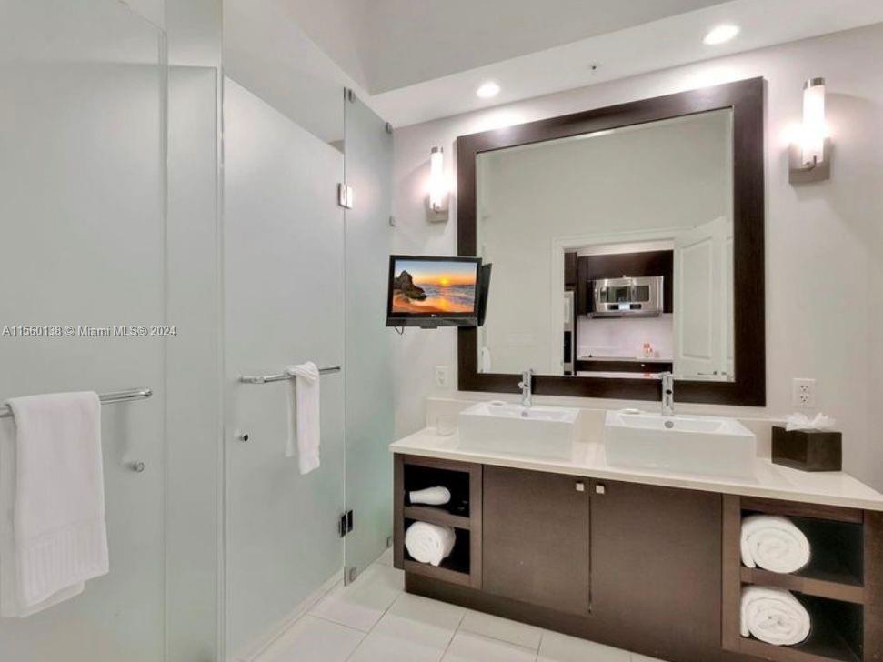 5300 NW 87th Ave 405, Doral, Florida 33178, 1 Bedroom Bedrooms, ,1 BathroomBathrooms,Residential,For Sale,5300 NW 87th Ave 405,A11560138