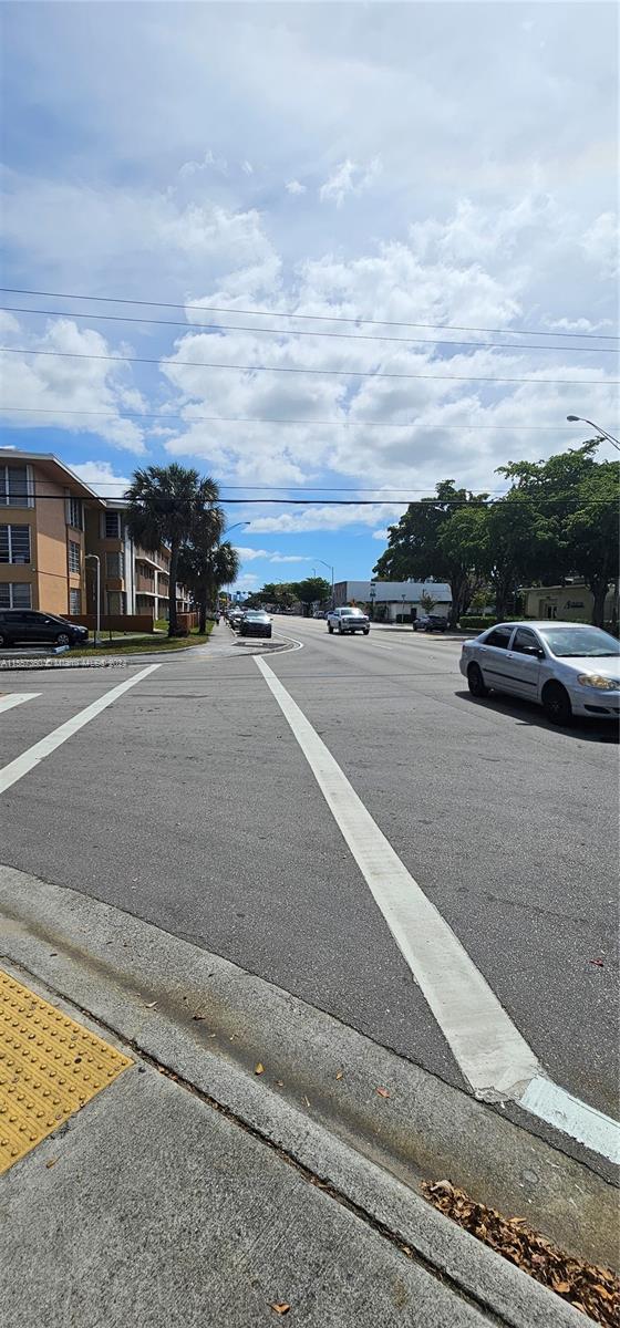 3901 W Flagler St A6, Miami, Florida 33134, 1 Bedroom Bedrooms, ,1 BathroomBathrooms,Residential,For Sale,3901 W Flagler St A6,A11557360