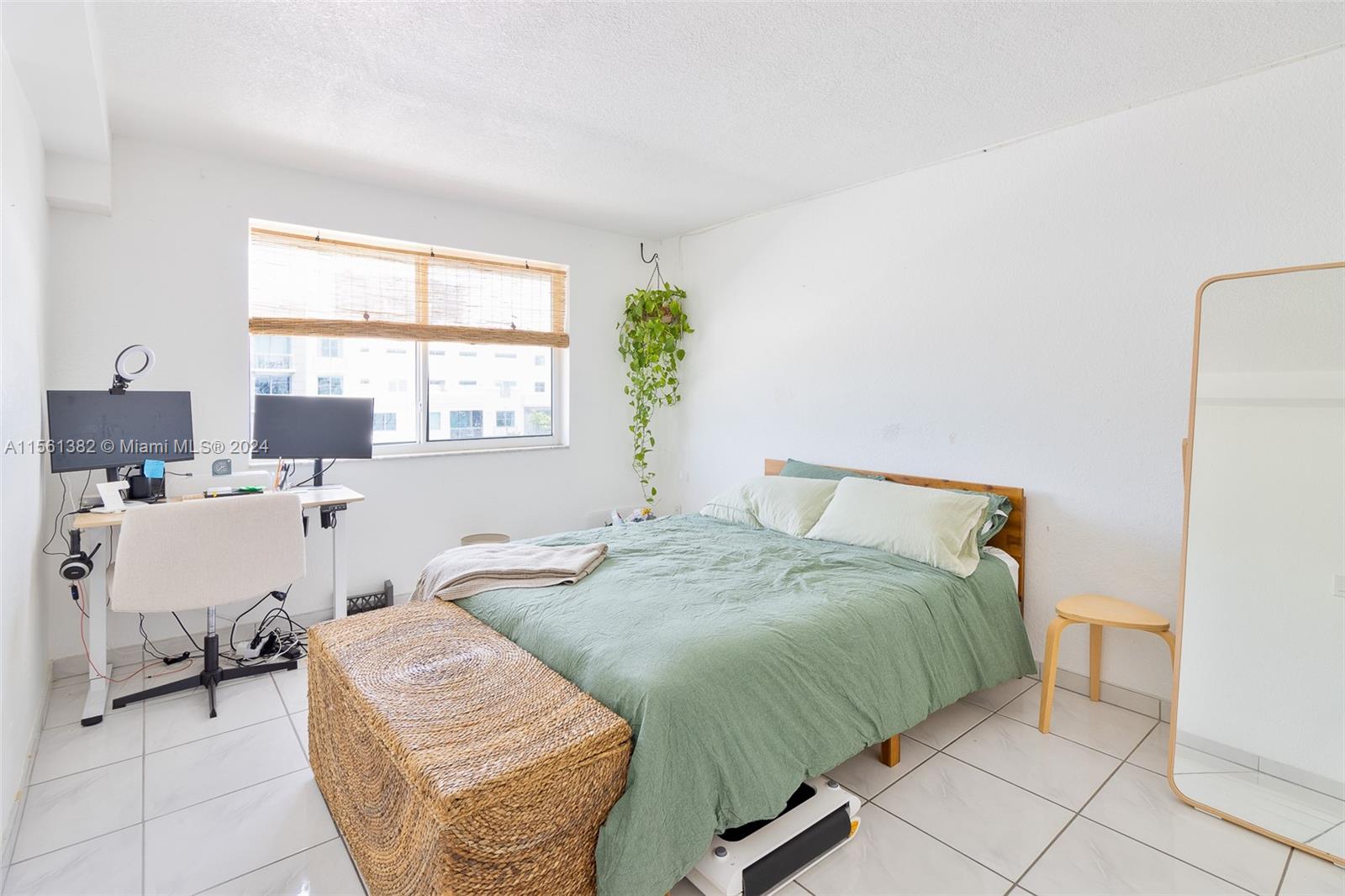 220 Washington Ave 5C, Miami Beach, Florida 33139, 1 Bedroom Bedrooms, ,1 BathroomBathrooms,Residential,For Sale,220 Washington Ave 5C,A11561382