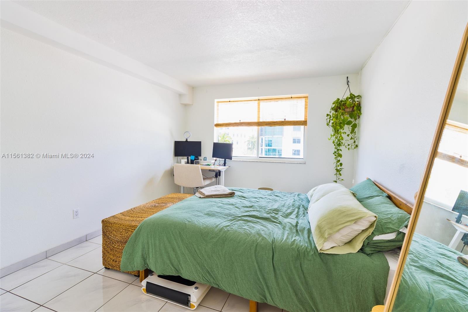 220 Washington Ave 5C, Miami Beach, Florida 33139, 1 Bedroom Bedrooms, ,1 BathroomBathrooms,Residential,For Sale,220 Washington Ave 5C,A11561382