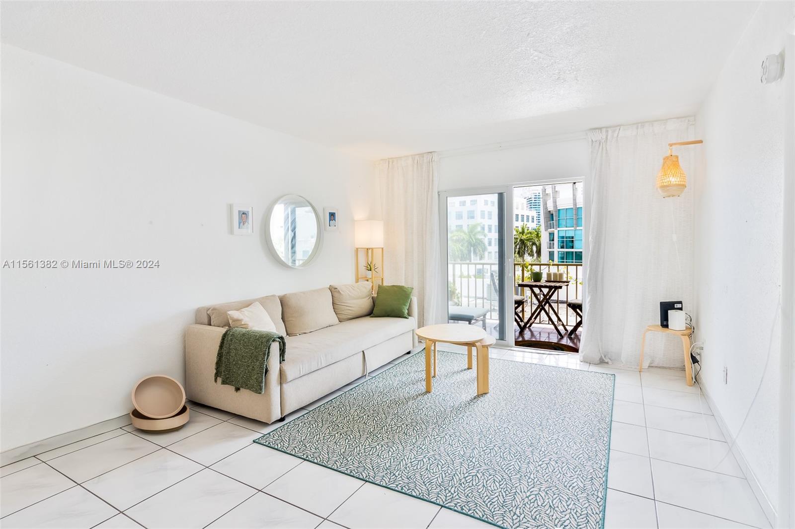 220 Washington Ave 5C, Miami Beach, Florida 33139, 1 Bedroom Bedrooms, ,1 BathroomBathrooms,Residential,For Sale,220 Washington Ave 5C,A11561382