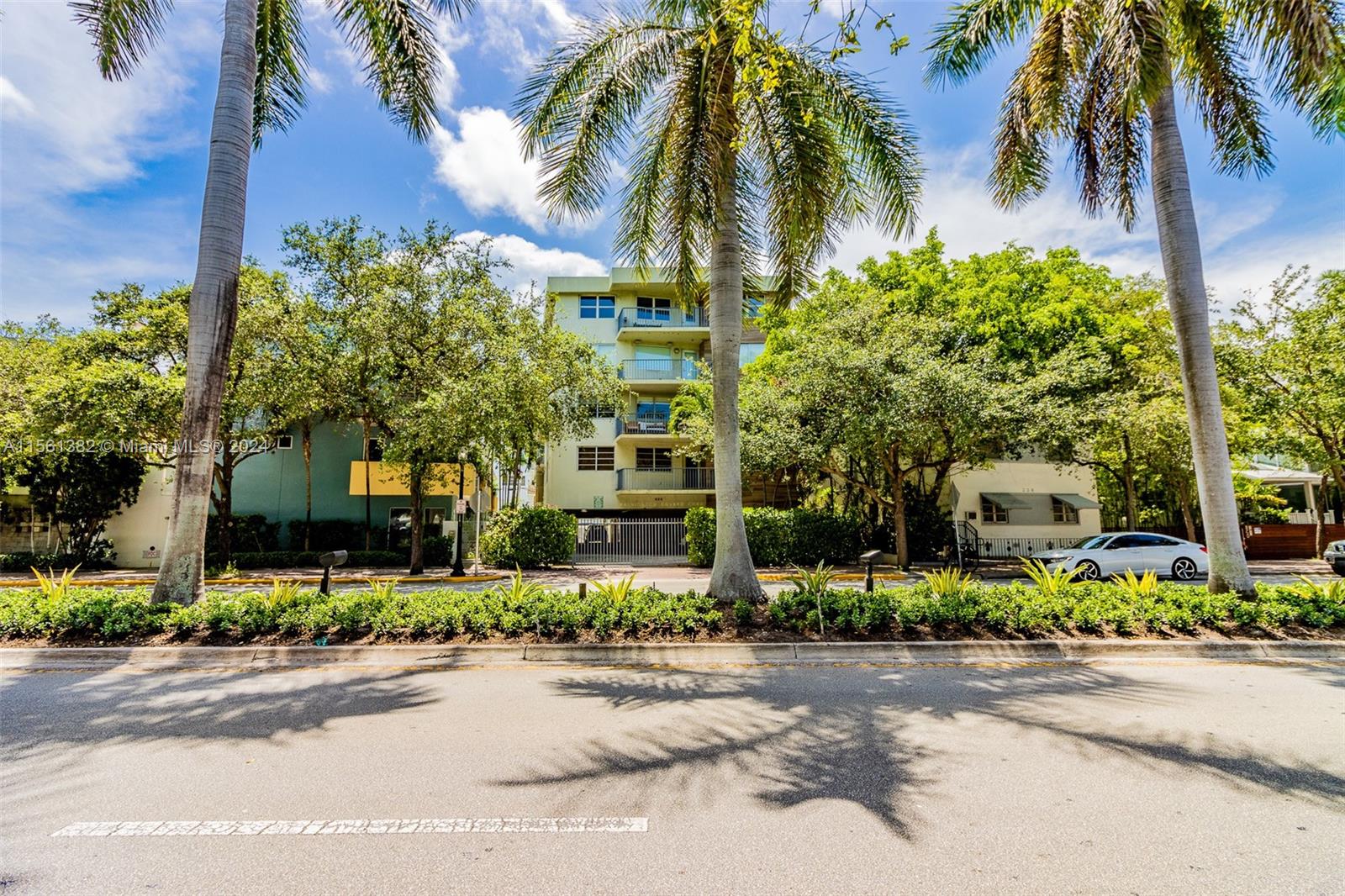 220 Washington Ave 5C, Miami Beach, Florida 33139, 1 Bedroom Bedrooms, ,1 BathroomBathrooms,Residential,For Sale,220 Washington Ave 5C,A11561382
