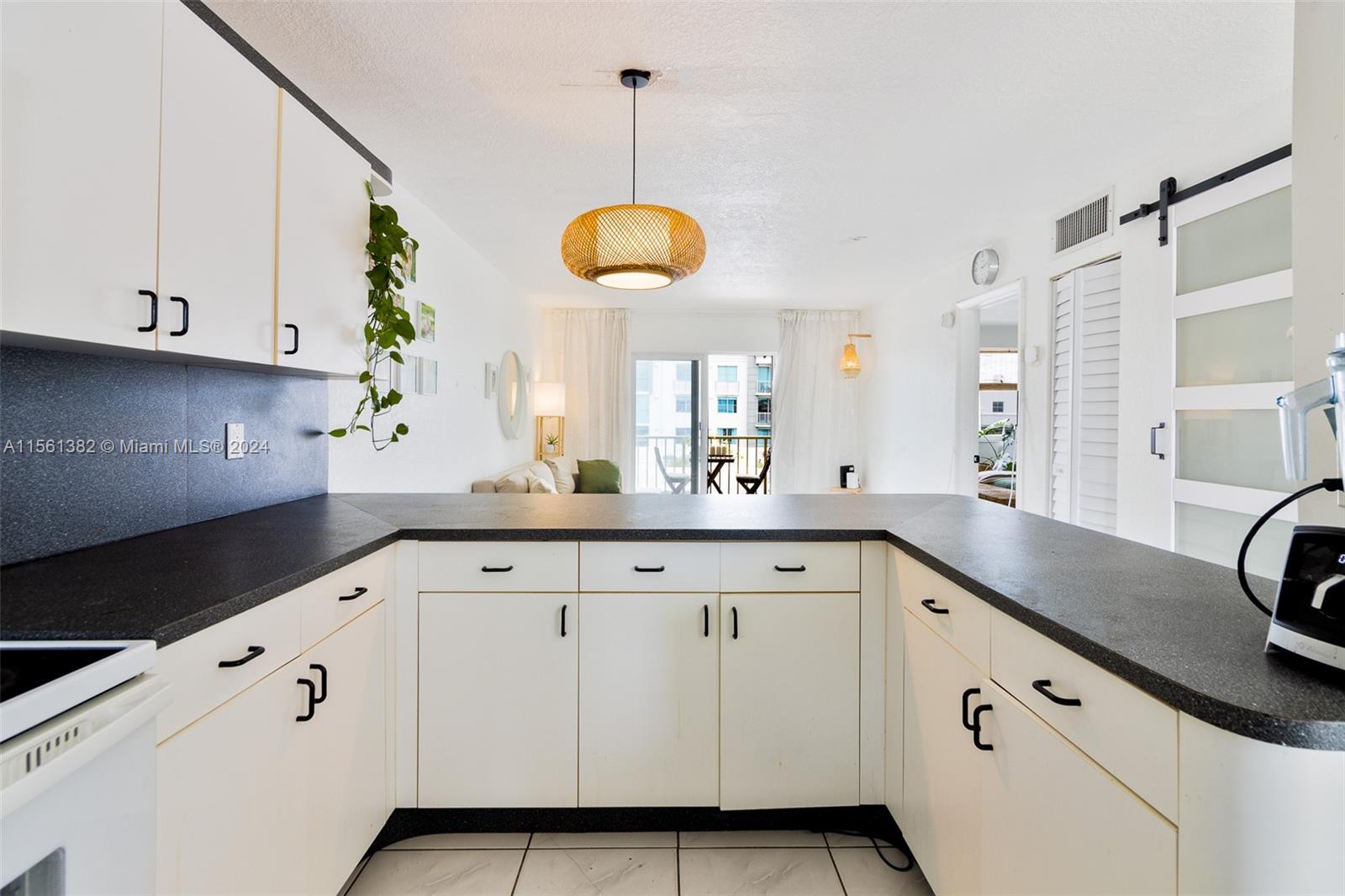 220 Washington Ave 5C, Miami Beach, Florida 33139, 1 Bedroom Bedrooms, ,1 BathroomBathrooms,Residential,For Sale,220 Washington Ave 5C,A11561382