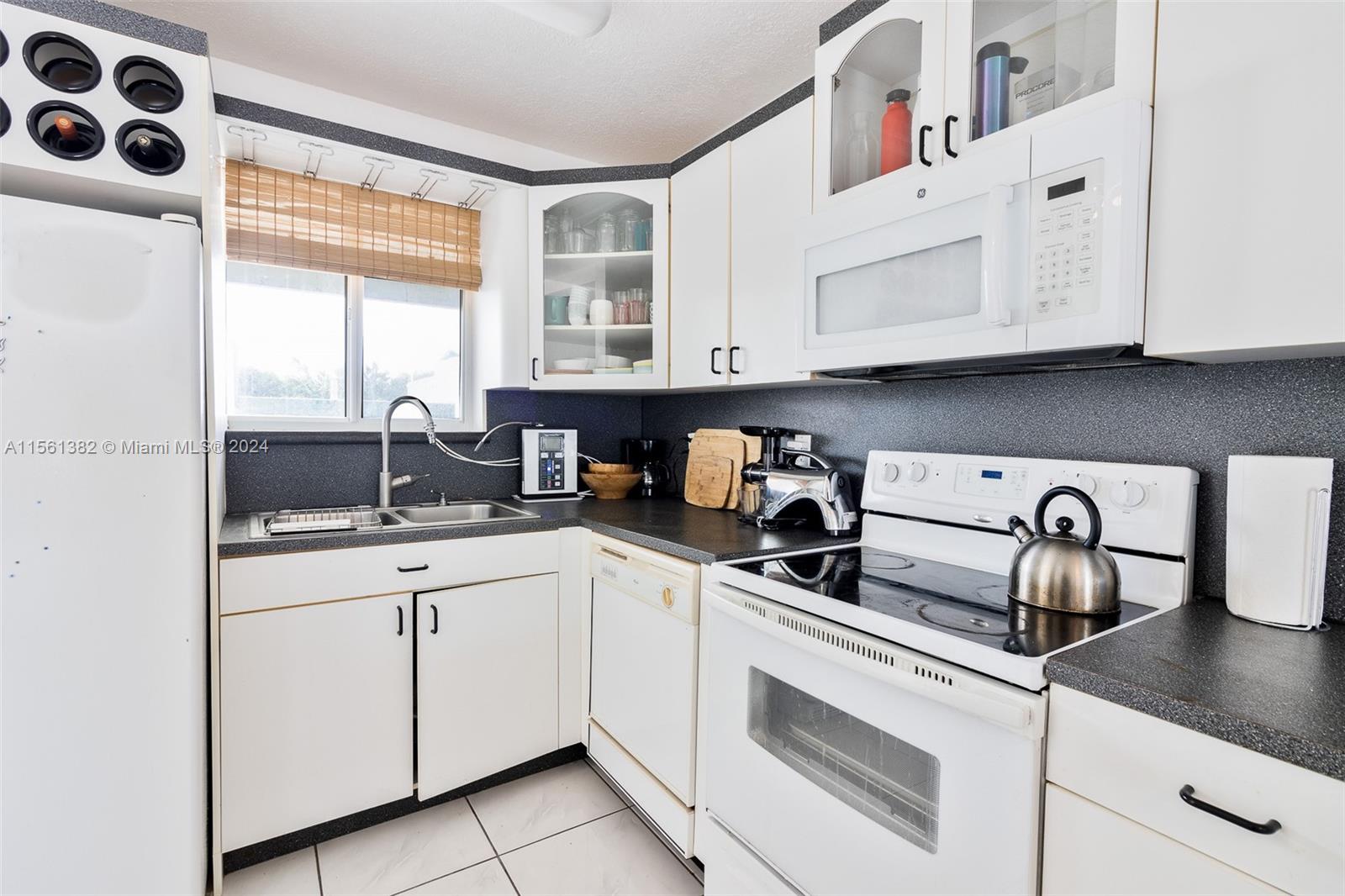 220 Washington Ave 5C, Miami Beach, Florida 33139, 1 Bedroom Bedrooms, ,1 BathroomBathrooms,Residential,For Sale,220 Washington Ave 5C,A11561382