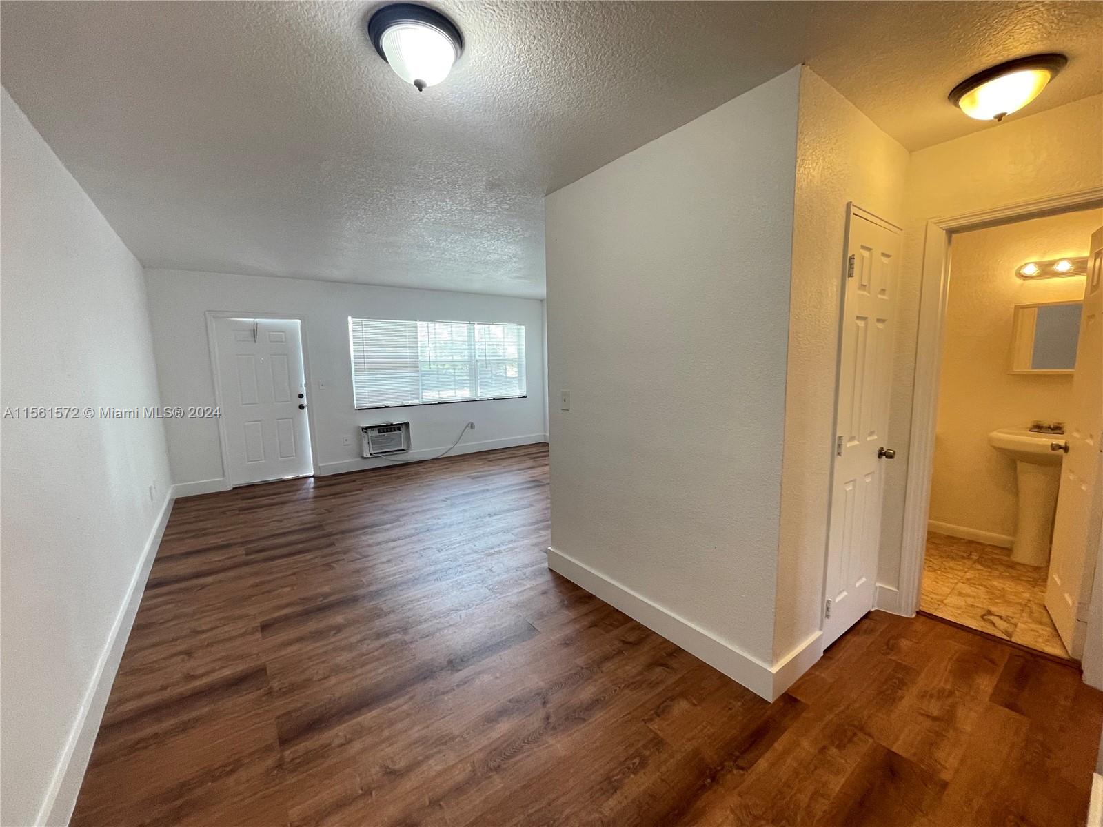 1451 NE 170th St 203A, North Miami Beach, Florida 33162, 1 Bedroom Bedrooms, ,1 BathroomBathrooms,Residentiallease,For Rent,1451 NE 170th St 203A,A11561572