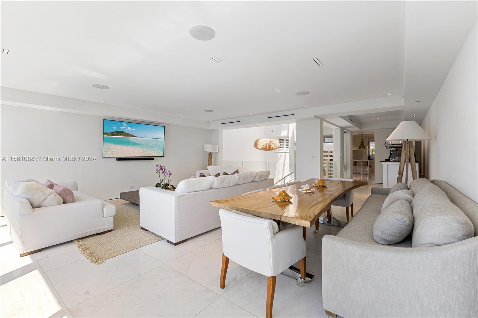 1000 Venetian Way 101, Miami, Florida 33139, 4 Bedrooms Bedrooms, ,3 BathroomsBathrooms,Residential,For Sale,1000 Venetian Way 101,A11561088