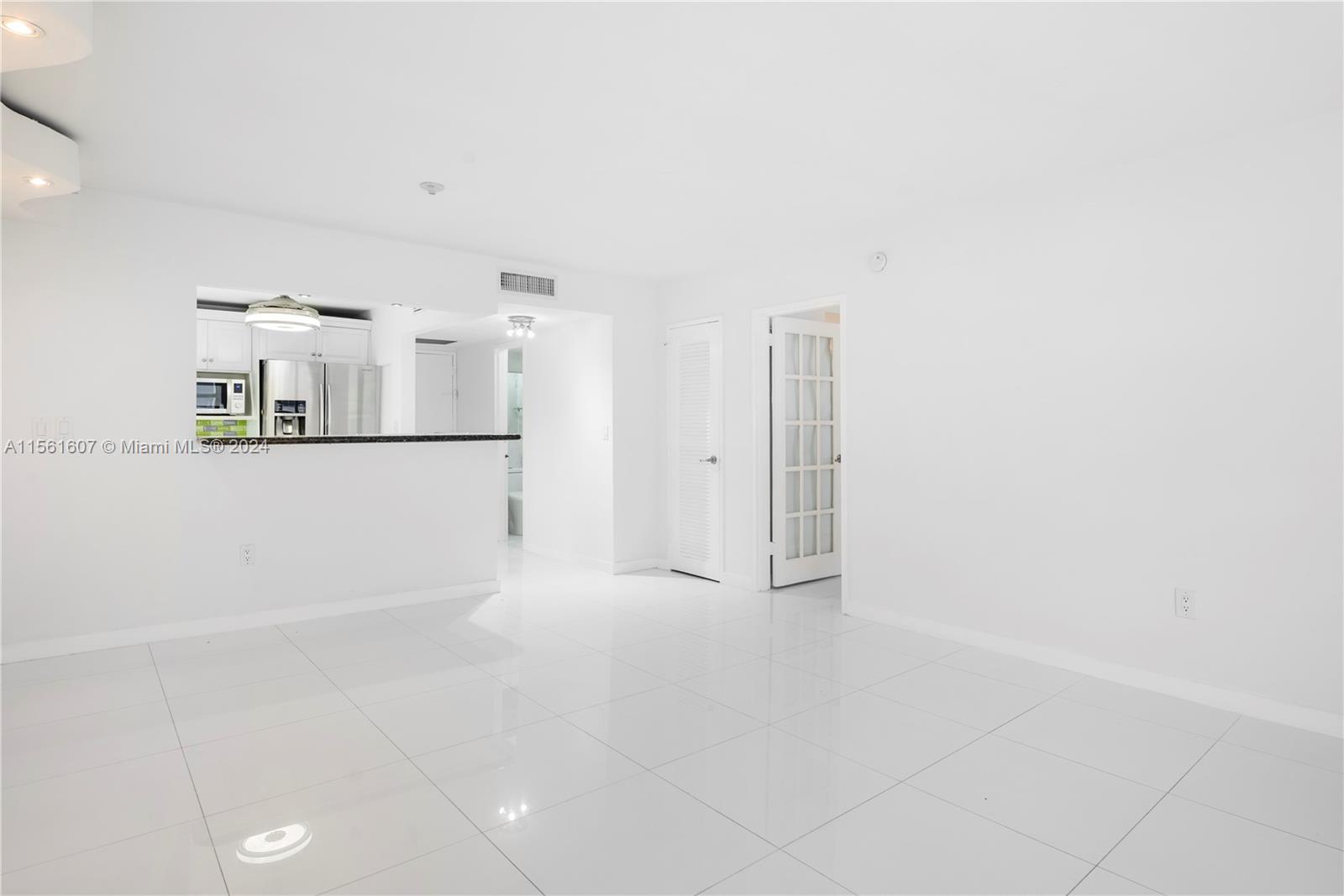 1228 West Ave 611, Miami Beach, Florida 33139, 1 Bedroom Bedrooms, ,1 BathroomBathrooms,Residential,For Sale,1228 West Ave 611,A11561607